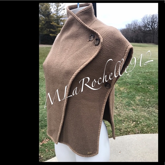 CHLOE vest poncho cape - Picture 2 of 6